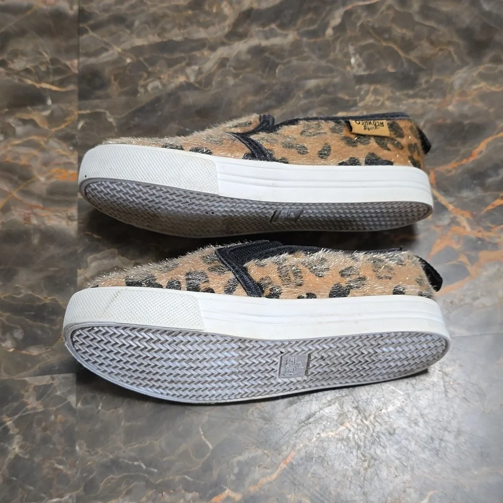 Oshkosh Bgosh Animal Print Slip On‎ Shoes Size 7